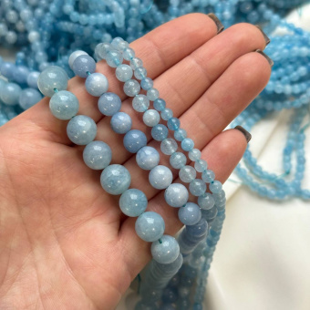 Кварц голубой гладкая бусина, 10/8/6/4 мм, нить