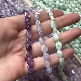 Аметист и жадеит, галтовка, 5-10 мм, нить
