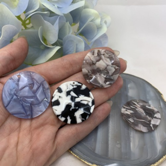 Акриловая подвеска 35мм «Мятая»