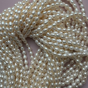 Жемчуг "Овальный", 6*4 мм, нить