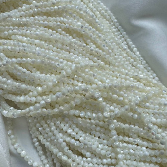 Перламутр, гладкая бусина, 4 мм, нить