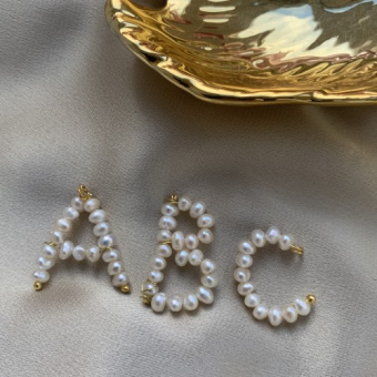 Буква жемчужная, средняя