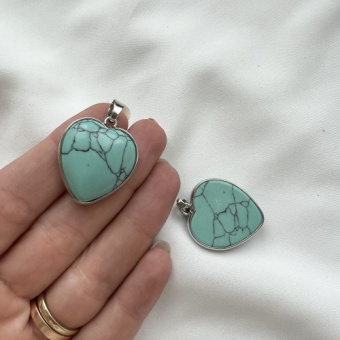 Подвеска "Сердце" из натурального говлита, родирование