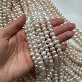 Жемчуг натуральный, овальный, 7*8 мм, нить